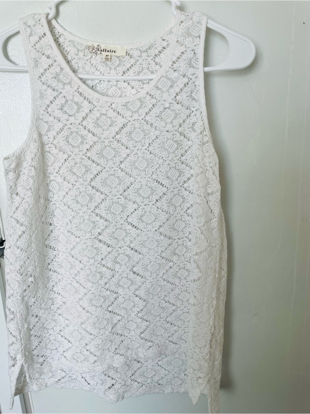 Women's White Lace Sleeveless Tank by - Picture 1 of 3